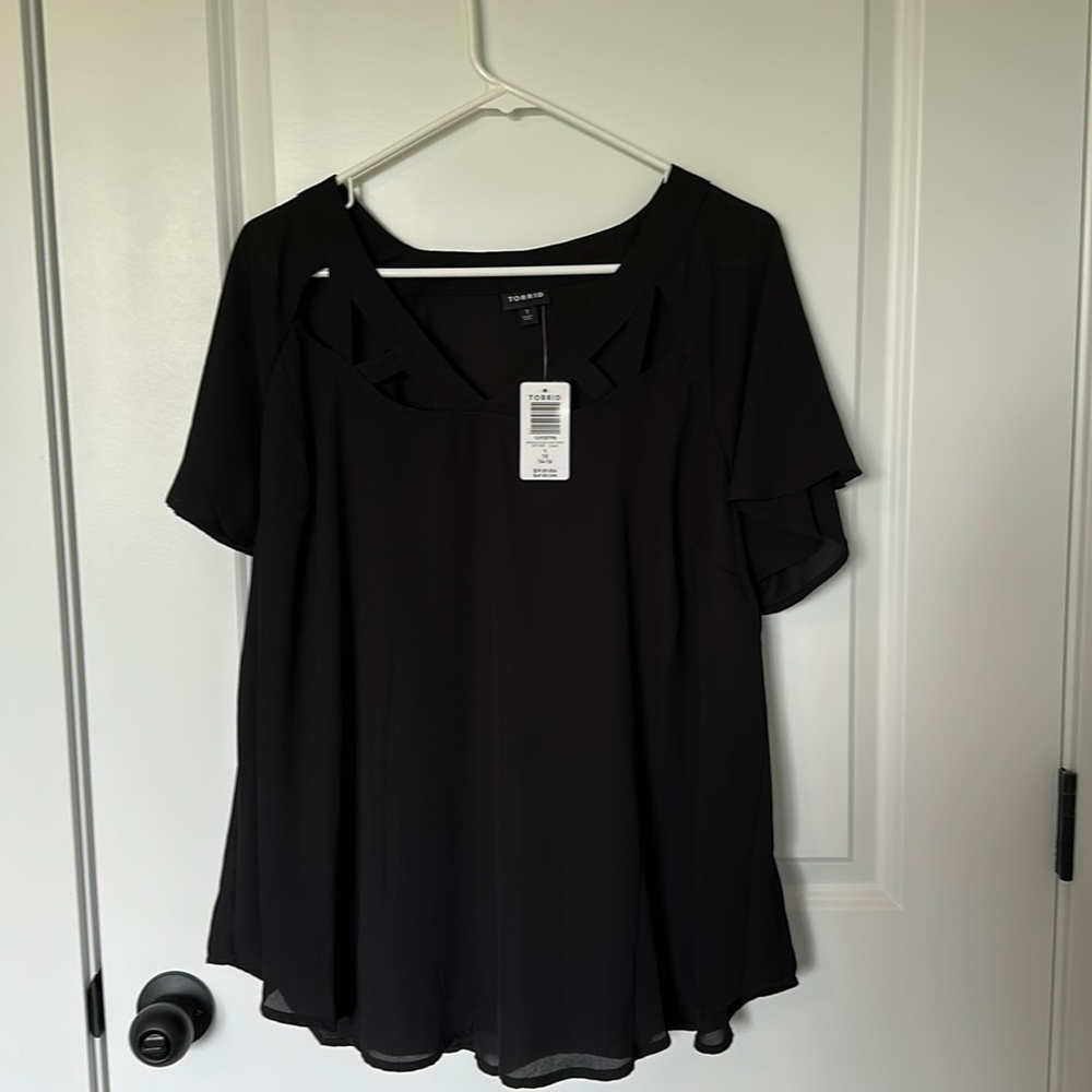 Torrid black top